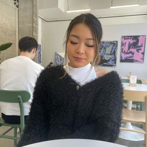 Meet your Posher, Caitlin